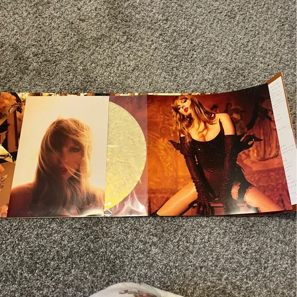The Life of a Showgirl Vinyl (Tiny Bubbles Edition)